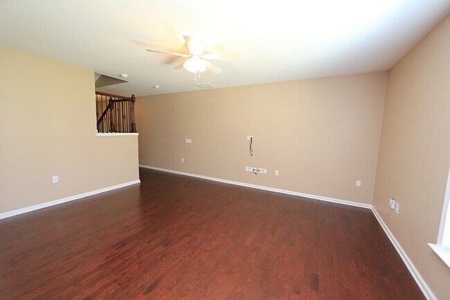 Foto del edificio - Upgraded End Unit Townhome in Brier Creek!