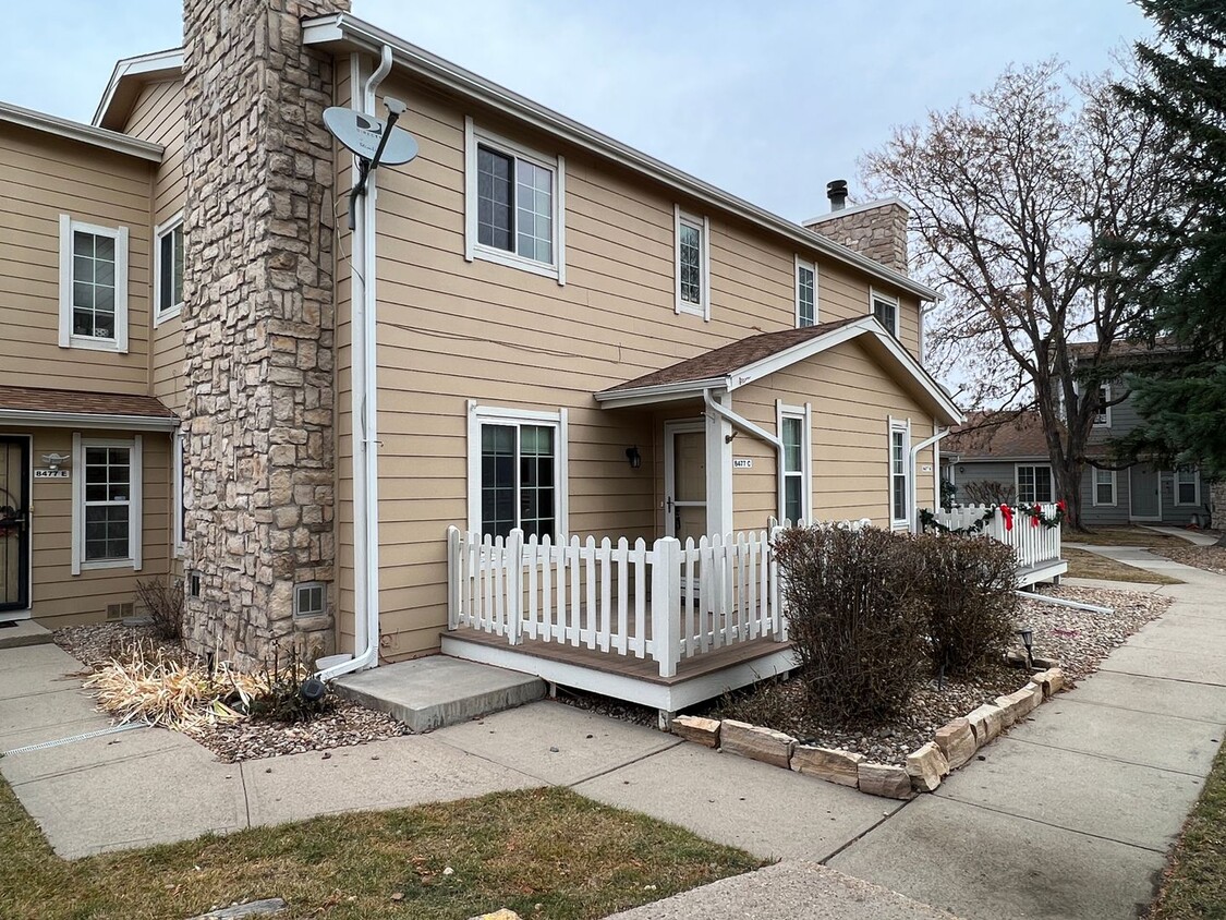 Primary Photo - Charming 2 Bed 2 Bath Townhouse Available ...