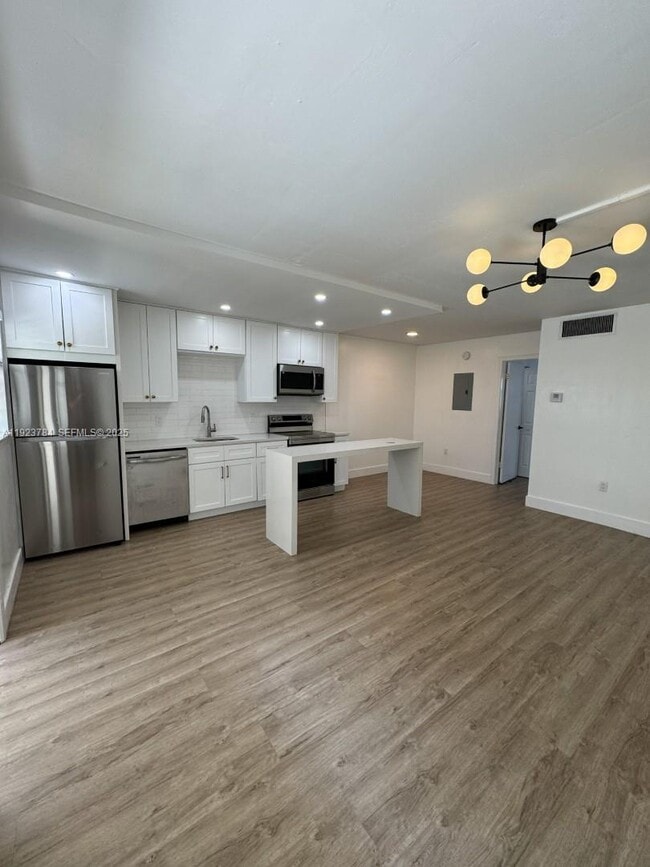 Building Photo - 1720 Cleveland St