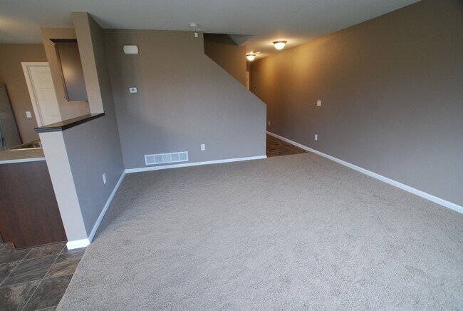 Foto del edificio - RARE OPPORTUNITY! 3 Bed 2.5 Bath home on t...