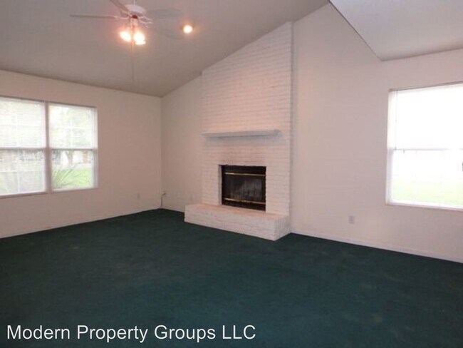 Building Photo - 4811 E Schooner Rd
