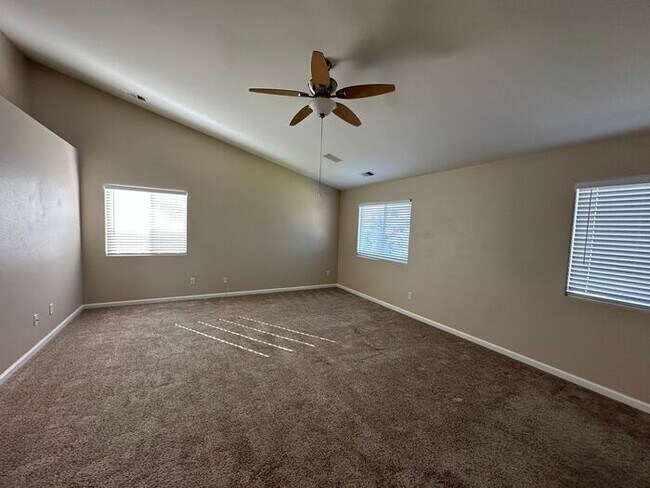 Building Photo - 3031 Sky Country Dr