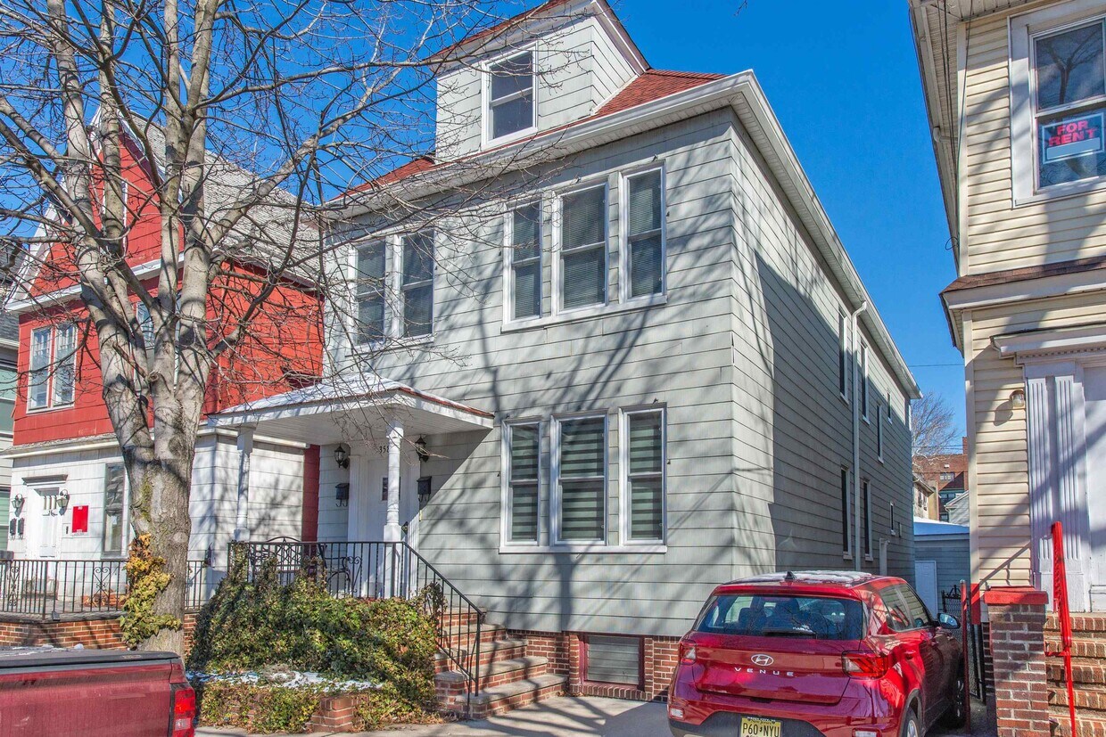 Primary Photo - 358 Stegman Pkwy