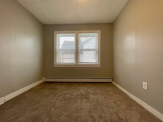 Foto del edificio - Wonderful 5 Bedroom 1.5 Bathroom Home in Minneapolis!