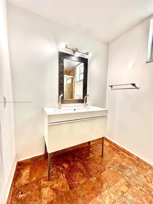 Building Photo - 815 83rd St