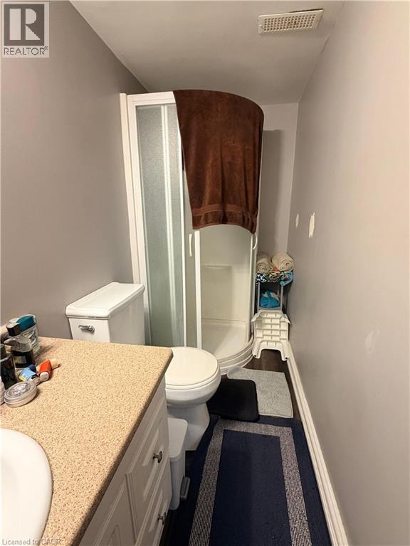 Photo du bâtiment - 318 Dolph St S