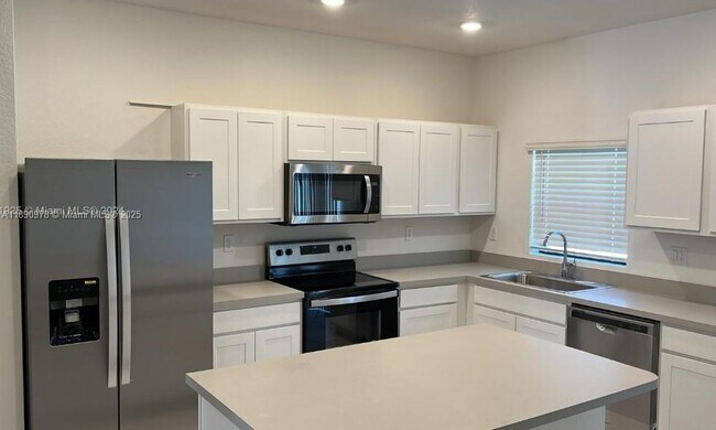 Foto del edificio - 606 SW 12th St