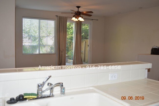 Building Photo - 8468 Cortina Cir
