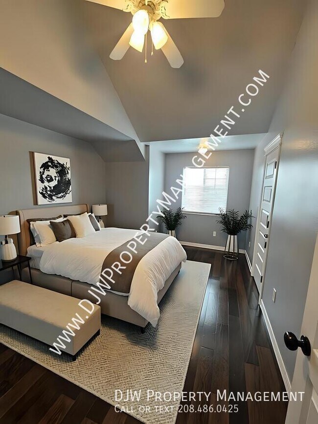 Foto del edificio - 1307 W Belknap Dr.