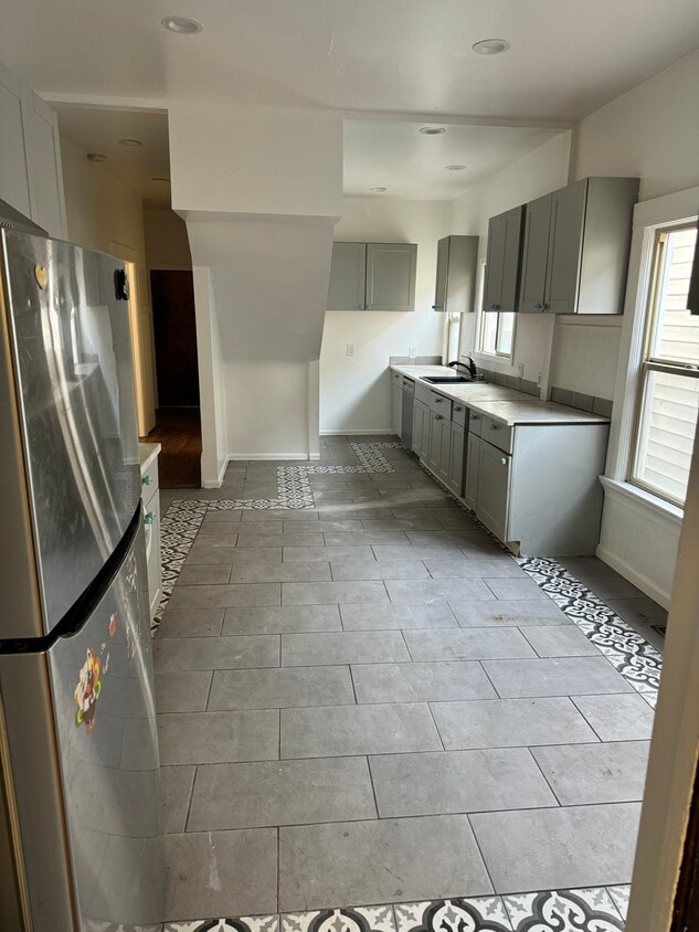 Photo - 821 Mead Ave (Oakland, CA)