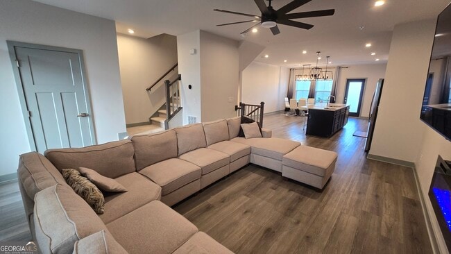 Foto del edificio - 115 Climbing Ivy Cir