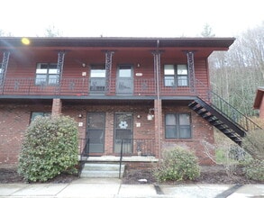 Building Photo - 1469 W King St