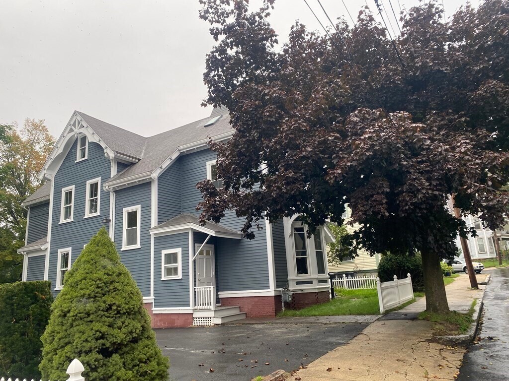 60 Arlington St, Haverhill, MA 01830 Townhome Rentals in Haverhill MA