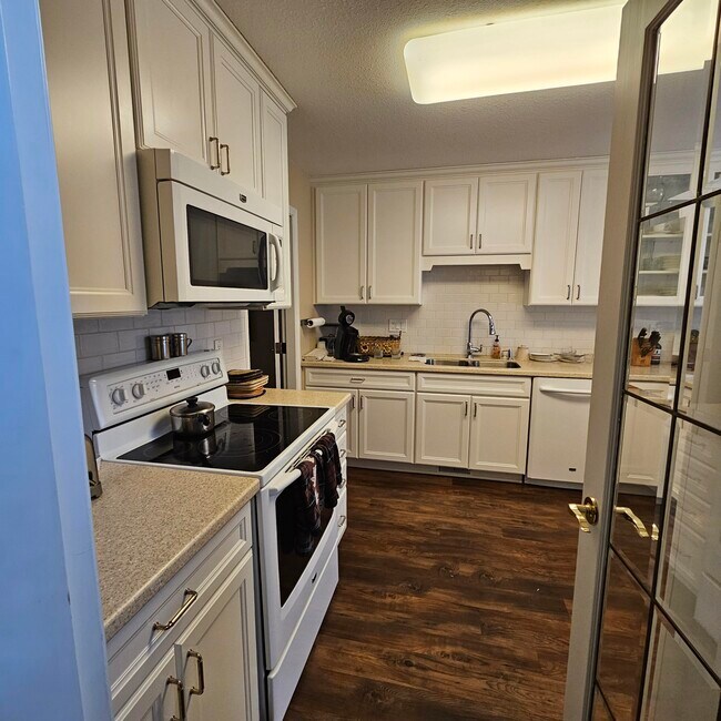 Photo du bâtiment - 3115-3115 Trafalgar St
