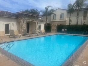 Building Photo - 610 Sunrise Dr