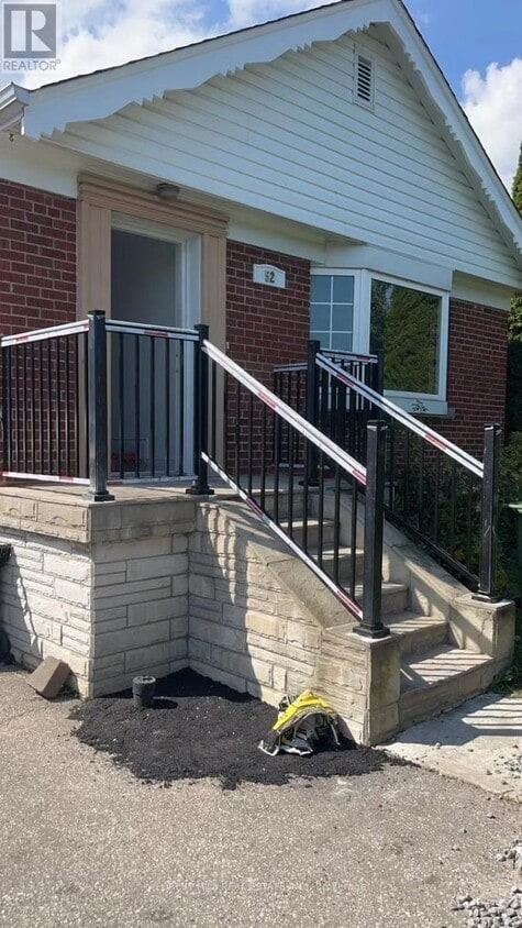 Primary Photo - 52 Inniswood Dr