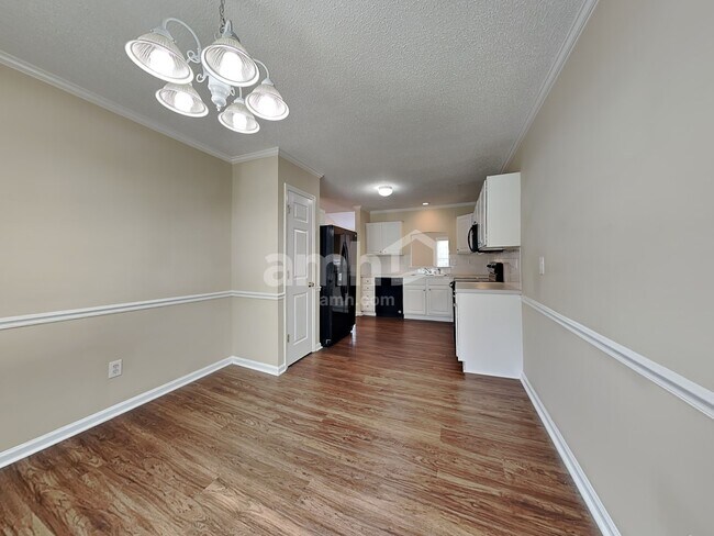 Foto del edificio - 140 Haven Grove Trl