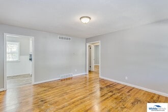 Building Photo - 2532 S Greenwood St