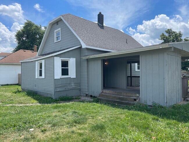 Building Photo - 15510 College Ave