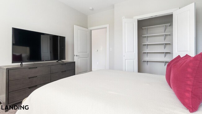 Foto del edificio - 3005 Chestnut Grv Ln