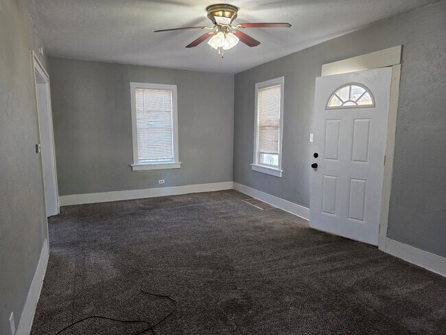 Foto del edificio - 2-Bedroom, 1-Bathroom Home with Basement – $1,350/Month