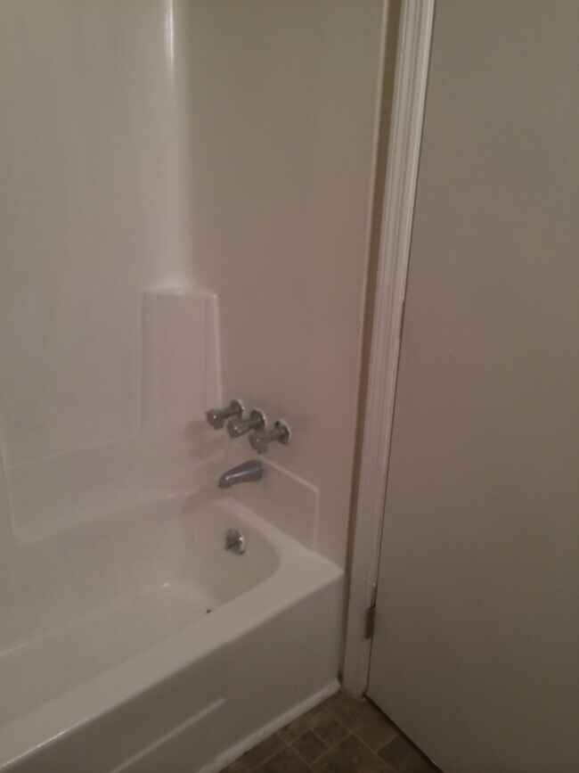Building Photo - 3443 Tisdall Dr