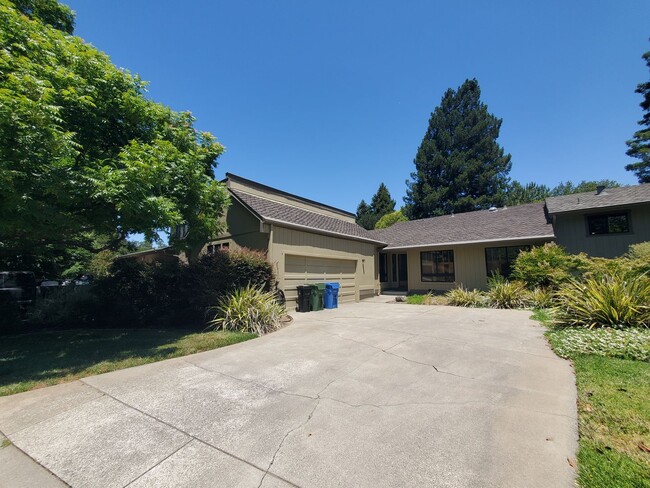 Building Photo - 3113 Lippizaner Ln