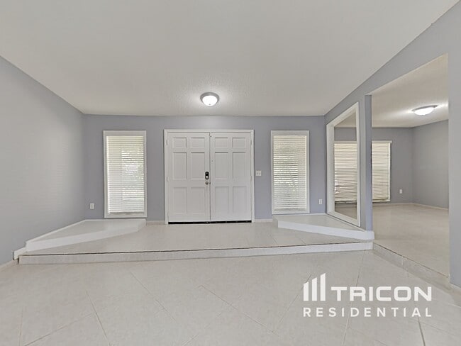 Building Photo - 949 Yellow Rose Drive Orlando FL