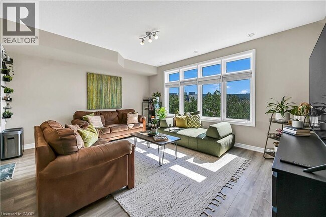 Building Photo - 61 Esplanade Ln