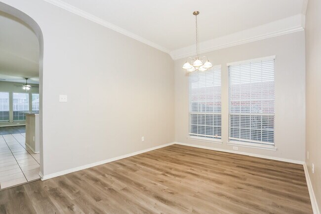 Foto del edificio - 4617 Seneca Dr