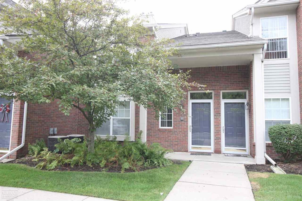 Primary Photo - 15504 Claremont Dr