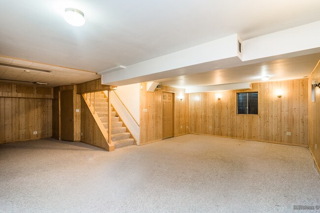 Building Photo - 2262 Cheshire Dr