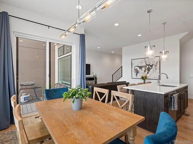 Foto del edificio - 5469 S Curtice St