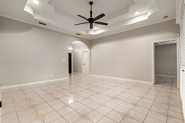 Building Photo - 3 Bed/2.5 Bath/2 Car Garage off Bass Blvd. in Harlingen