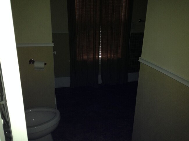 Foto del edificio - Spacious 3bd/1.5ba 2 Story Single Family Home