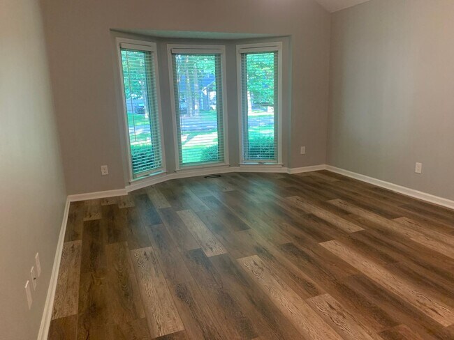 Foto del edificio - Updated 3bed/2bath St Matthews Home