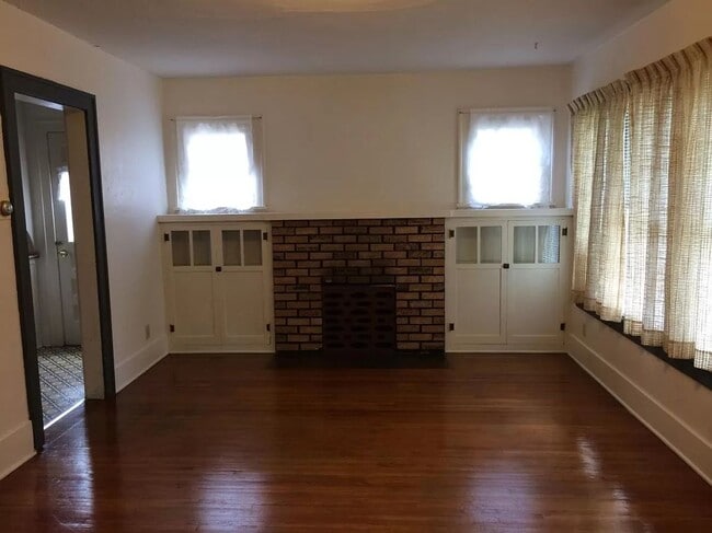 Foto del edificio - 310-310 1/2 E Elizabeth St