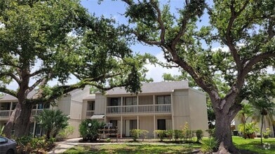 Building Photo - 2224 Bahia Vista St