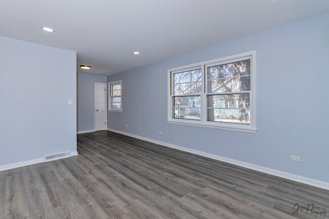 Building Photo - 24 Lippincott Rd