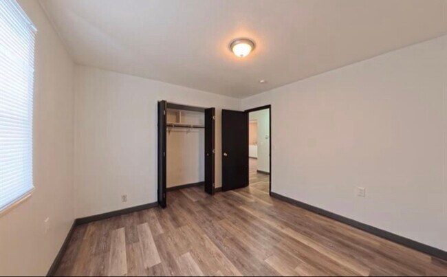 Foto del edificio - 2605 Eastview Dr