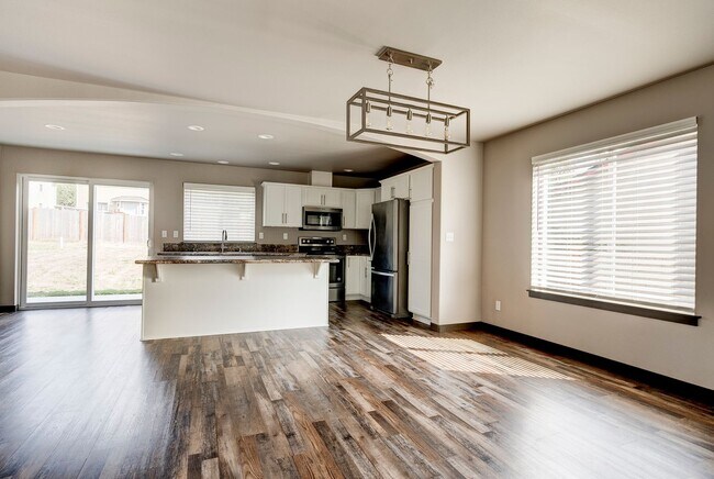 Foto del edificio - Stylish 3-Bedroom Home with Fenced Yard