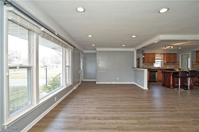 Foto del edificio - 1071 Cranbrook Dr