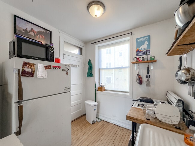 Building Photo - 2027 N Humboldt Blvd