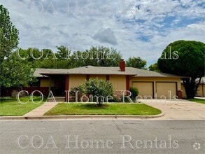Building Photo - 104 S Oakwood St