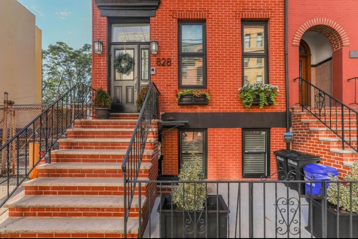 Foto principal - 828 Willow Ave
