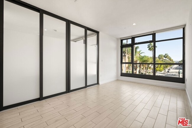 Foto del edificio - 13045 Pacific Promenade