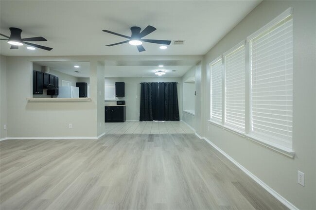 Building Photo - 4604 Jervis Dr
