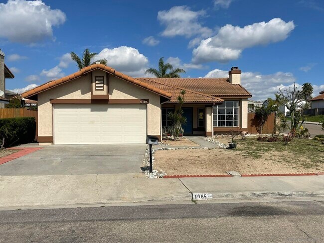 Building Photo - 1065 Paseo Del Norte