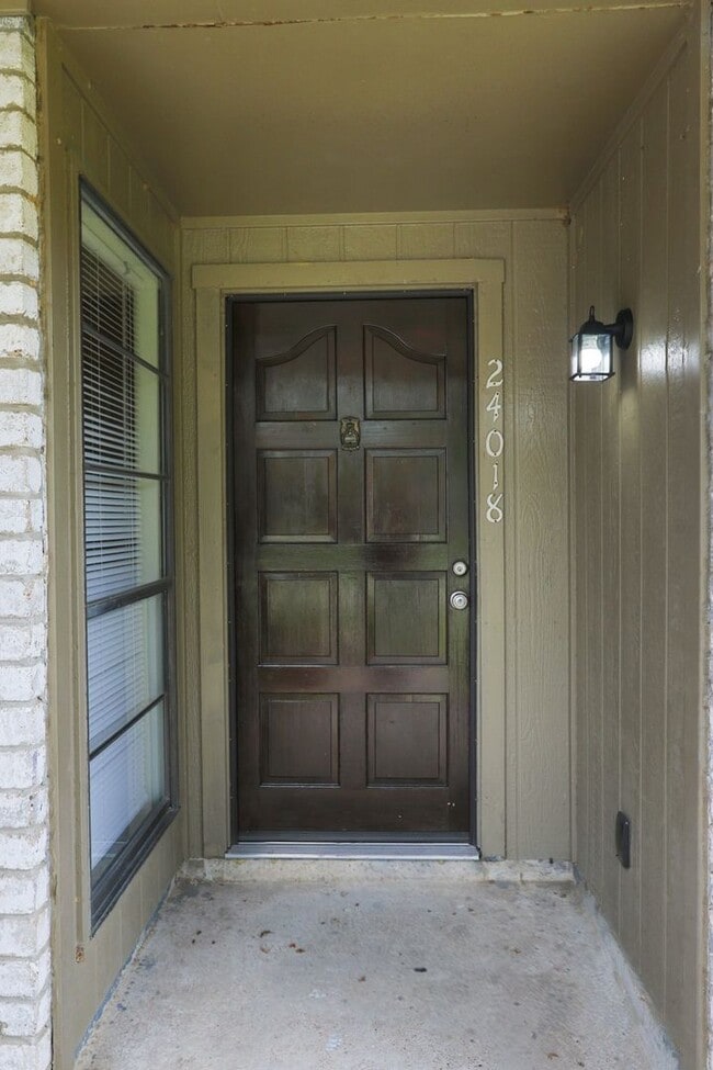Foto del edificio - 24018 Reagon Canyon Dr