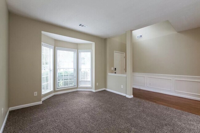 Building Photo - 1218 Everwood Dr SW